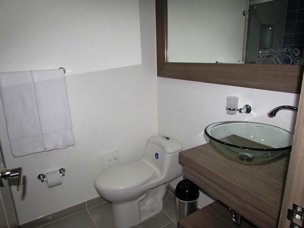 Aw Hotel Plaza Miranda 波哥大 客房 照片